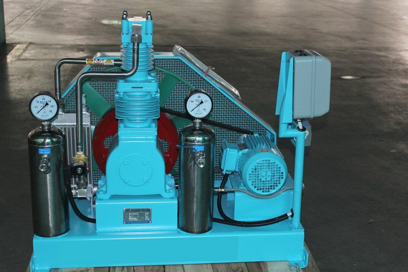 End&uuml;striyel Booster d&uuml;ş&uuml;k basın&ccedil;lı oksijen kompres&ouml;r&uuml; (4)